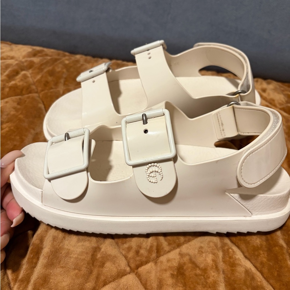 Authentic Gucci Cream Double Buckle Platform Sandals EU 38